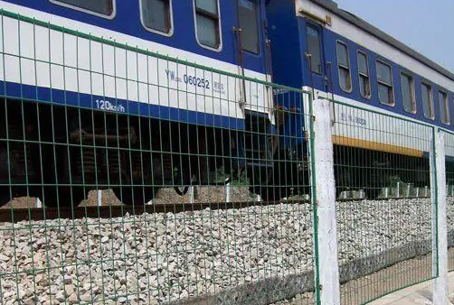 常見(jiàn)鐵路柵欄有哪些類型 